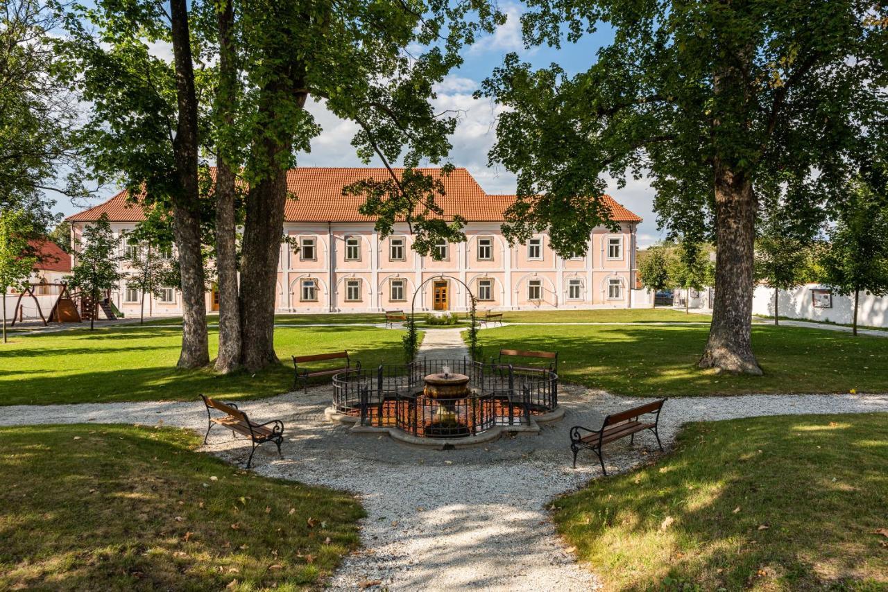 Zamek Hradek U Susice Hotell Exteriör bild