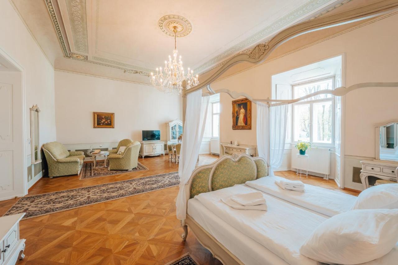 Zamek Hradek U Susice Hotell Exteriör bild