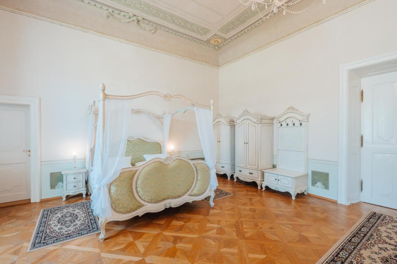 Zamek Hradek U Susice Hotell Exteriör bild