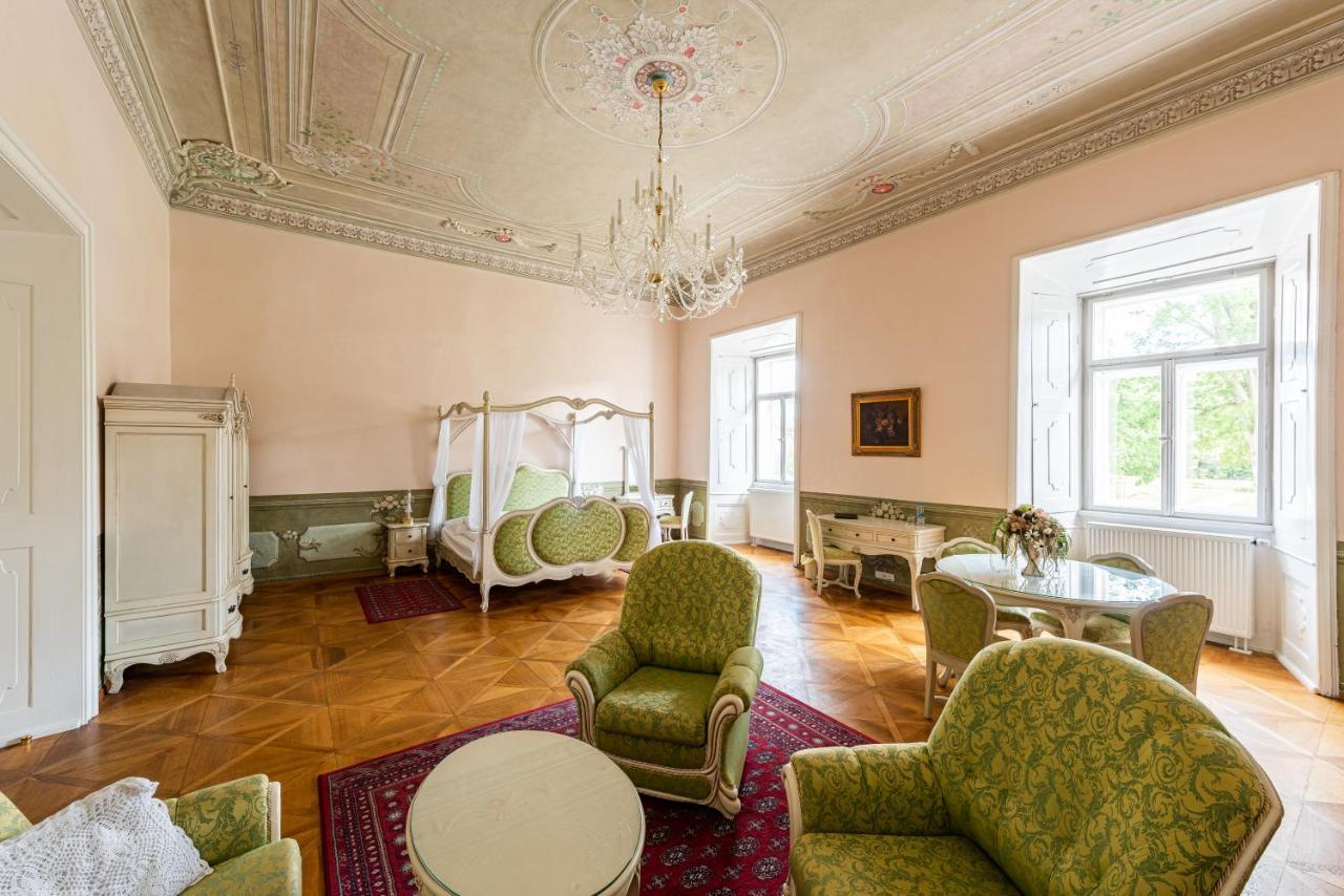Zamek Hradek U Susice Hotell Exteriör bild
