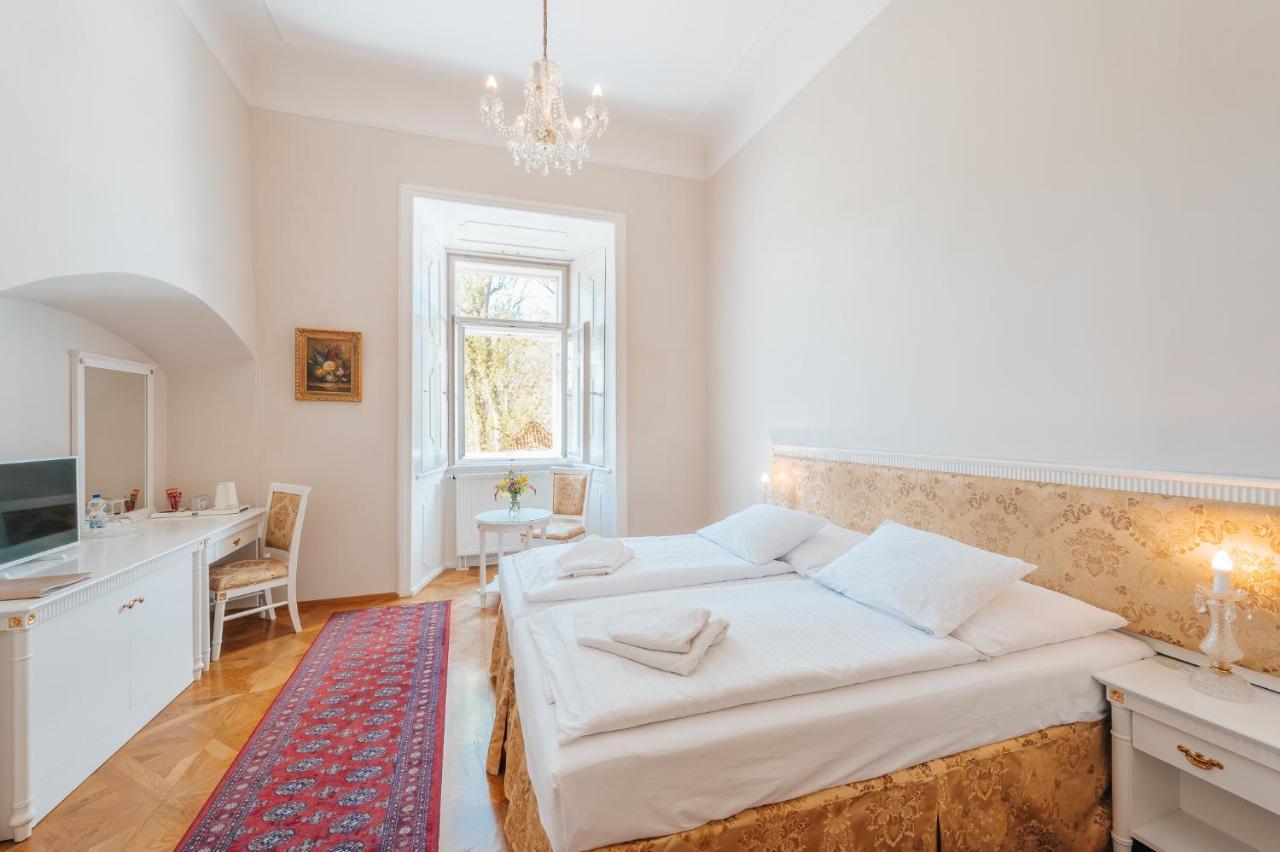 Zamek Hradek U Susice Hotell Exteriör bild