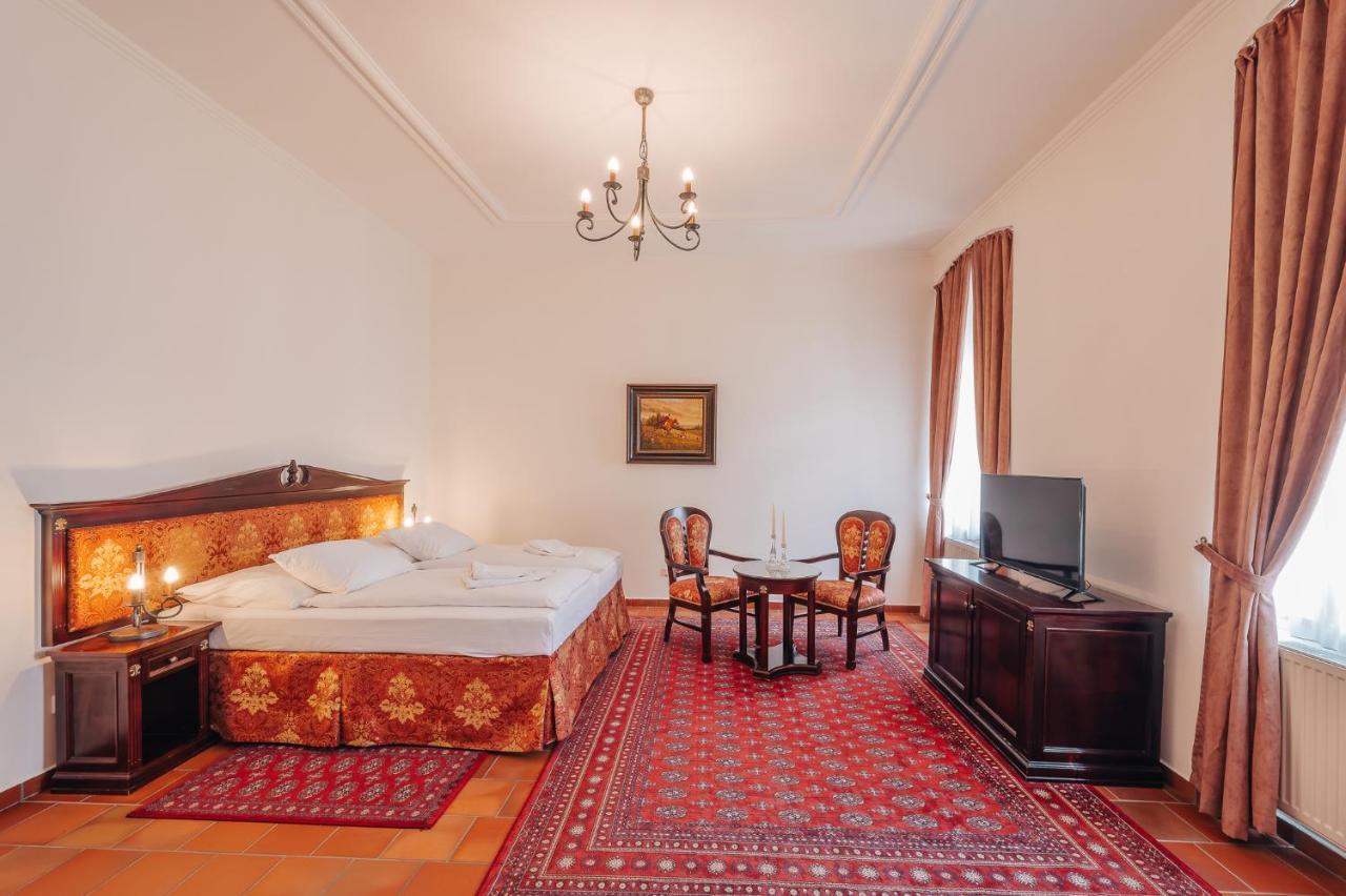 Zamek Hradek U Susice Hotell Exteriör bild