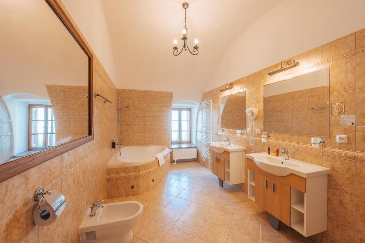 Zamek Hradek U Susice Hotell Exteriör bild
