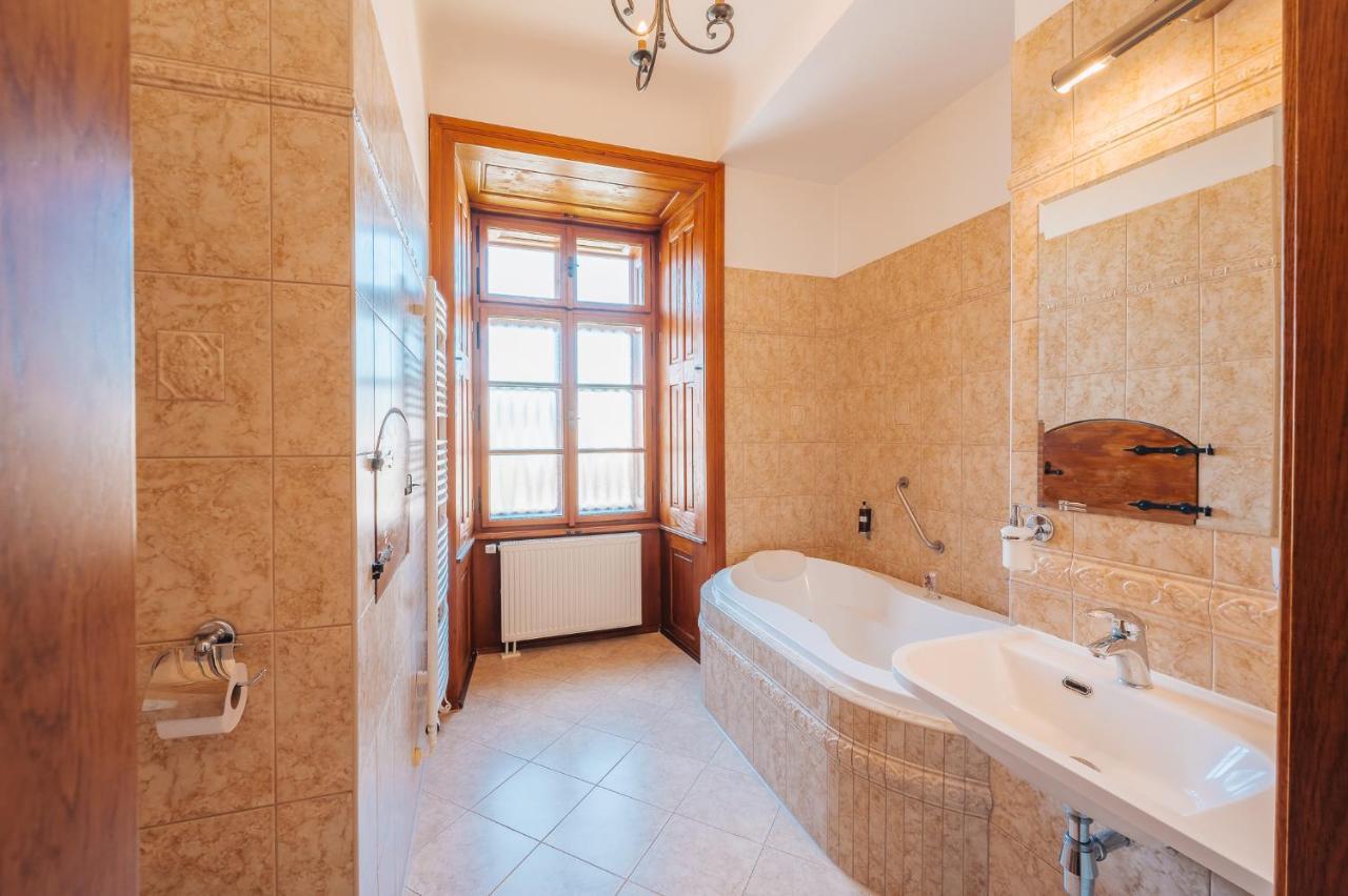 Zamek Hradek U Susice Hotell Exteriör bild