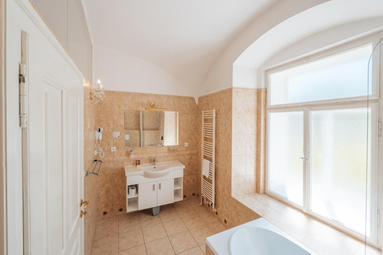 Zamek Hradek U Susice Hotell Exteriör bild